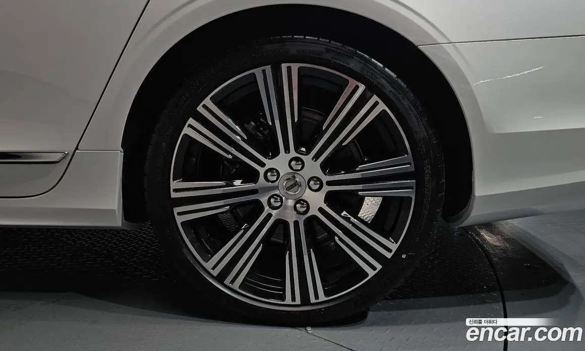 Volvo S90 2024 2.0 автомат (гидро), фото 6 Volvo S90 2024 2.0 автомат (гидро), фото 6