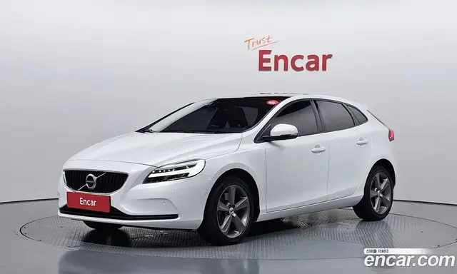 Volvo V40, 2016, 92 430 км