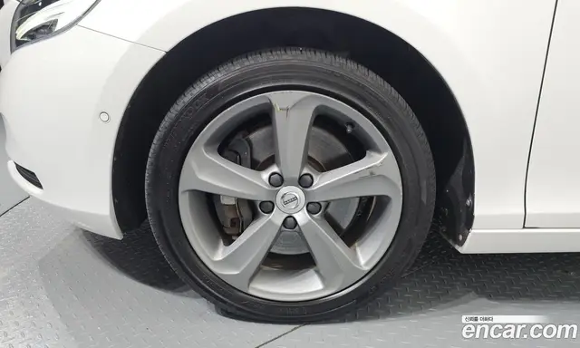 Volvo V40 2016 2.0 автомат (гидро), миниатюра 5 Volvo V40 2016 2.0 автомат (гидро), миниатюра 5