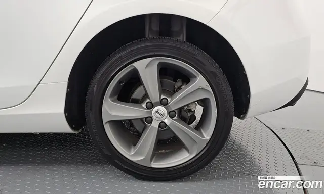 Volvo V40 2016 2.0 автомат (гидро), миниатюра 7 Volvo V40 2016 2.0 автомат (гидро), миниатюра 7