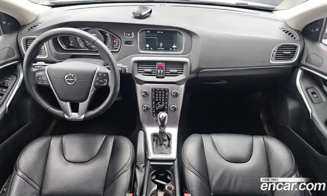 Volvo V40 2016 2.0 автомат (гидро), миниатюра 10 Volvo V40 2016 2.0 автомат (гидро), миниатюра 10