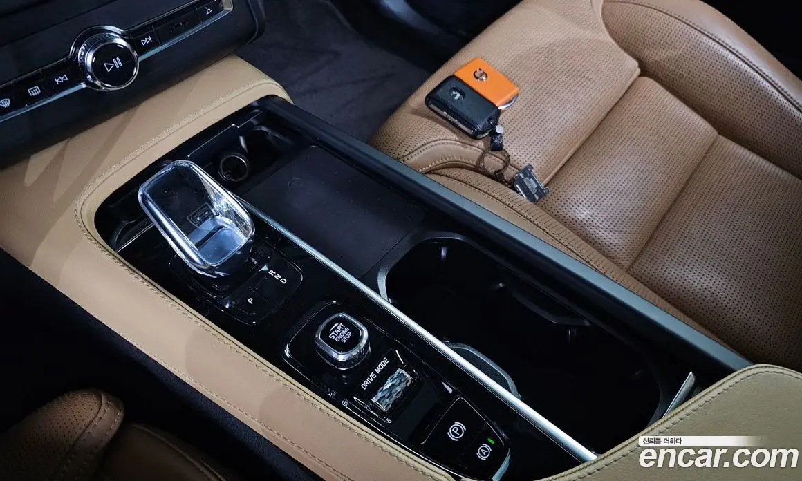 Volvo XC90 2021 2.0 автомат (гидро), фото 12 Volvo XC90 2021 2.0 автомат (гидро), фото 12