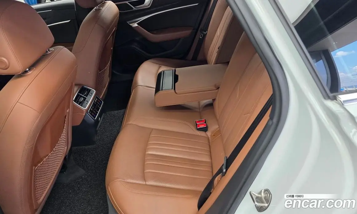 Audi A6 2021 2.0 автомат (гидро), фото 16