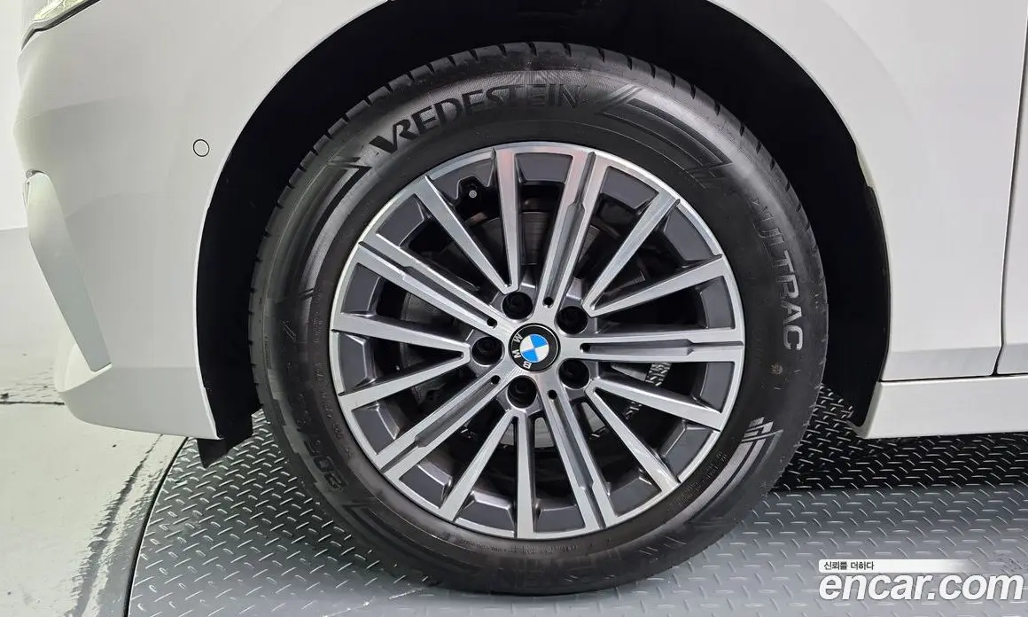 BMW 2 серия 2024 2.0 автомат (гидро), фото 5 BMW 2 серия 2024 2.0 автомат (гидро), фото 5