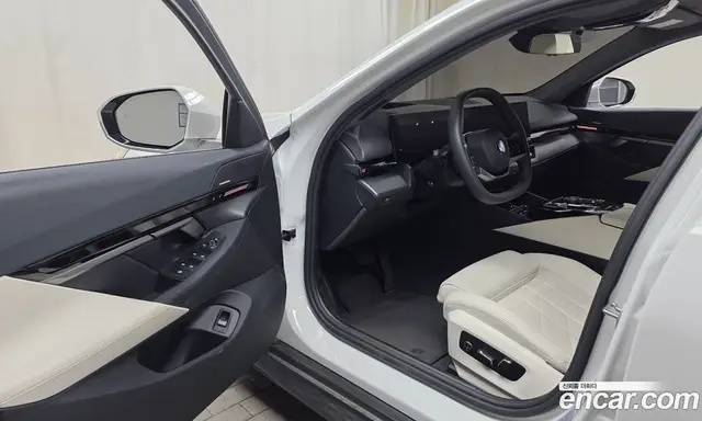 BMW 5 серия 2024 2.0 автомат (гидро), миниатюра 12