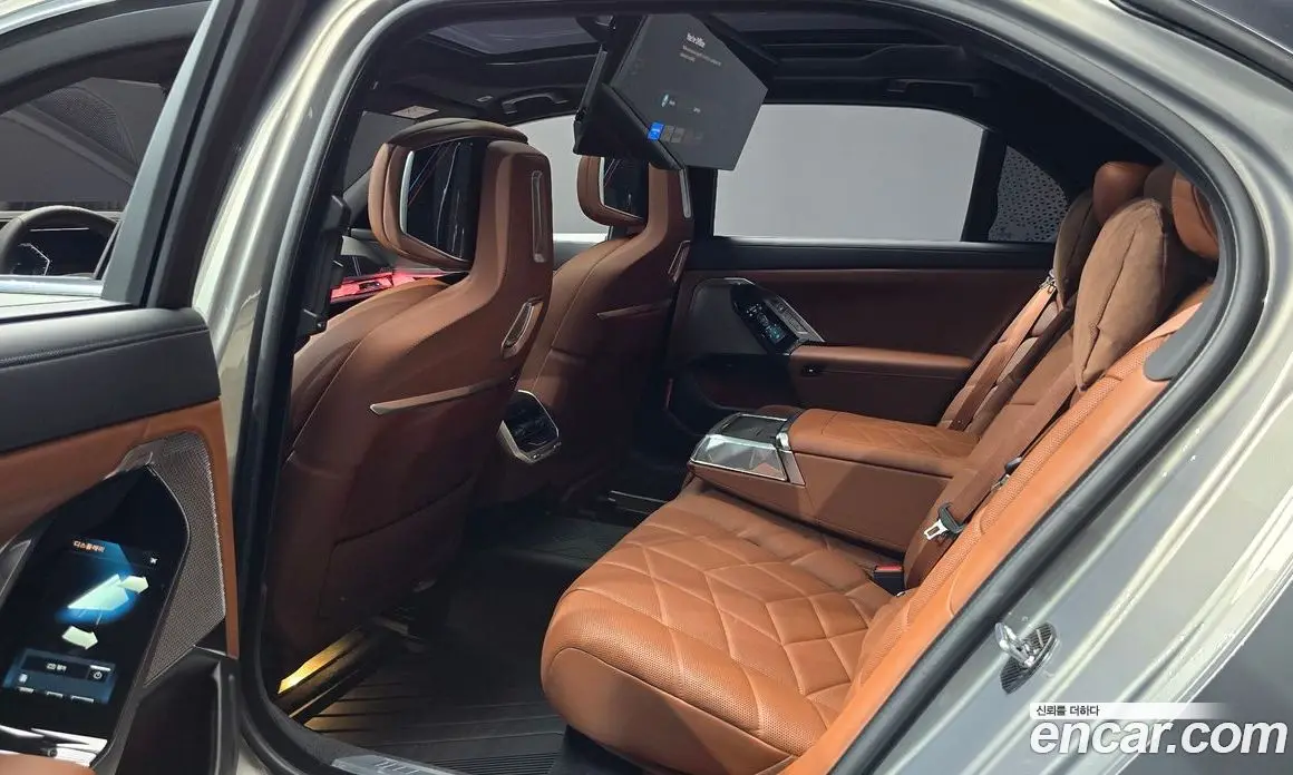 BMW 7 серия 2024 3.0 автомат (гидро), фото 18
