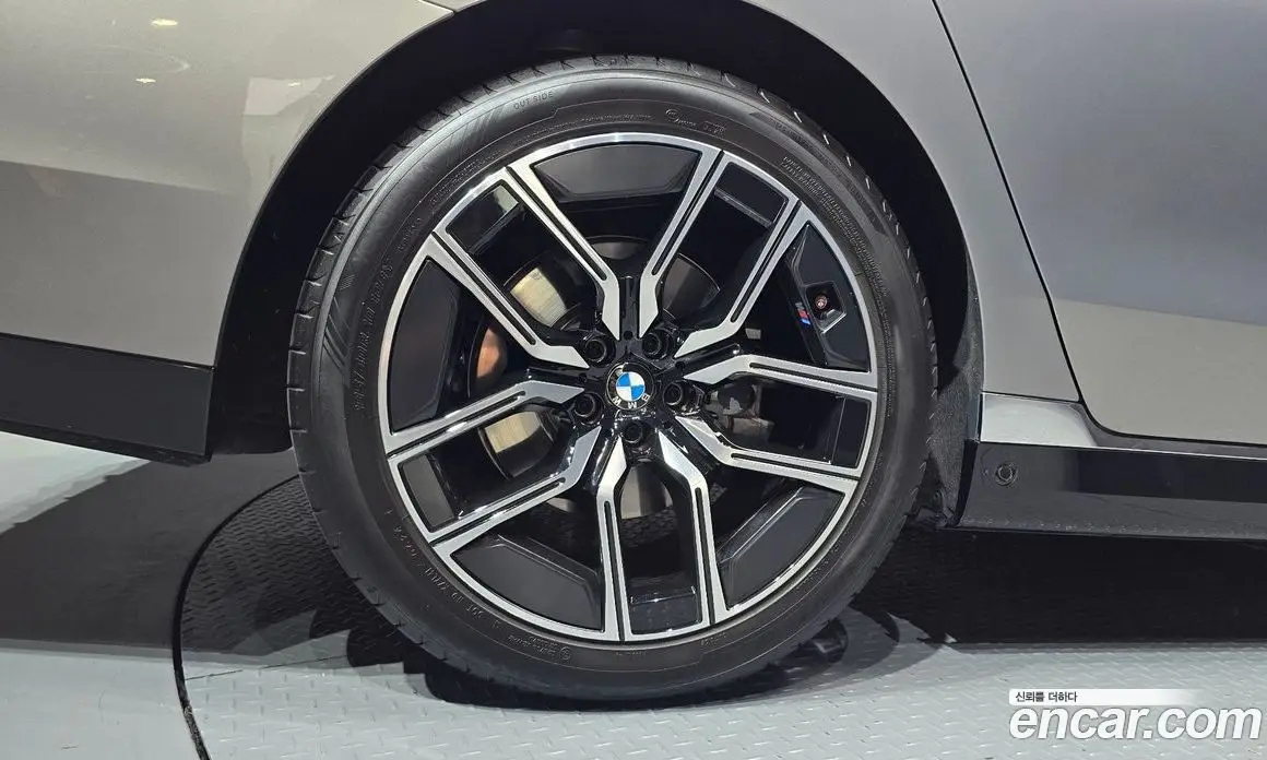 BMW 7 серия 2024 3.0 автомат (гидро), фото 5