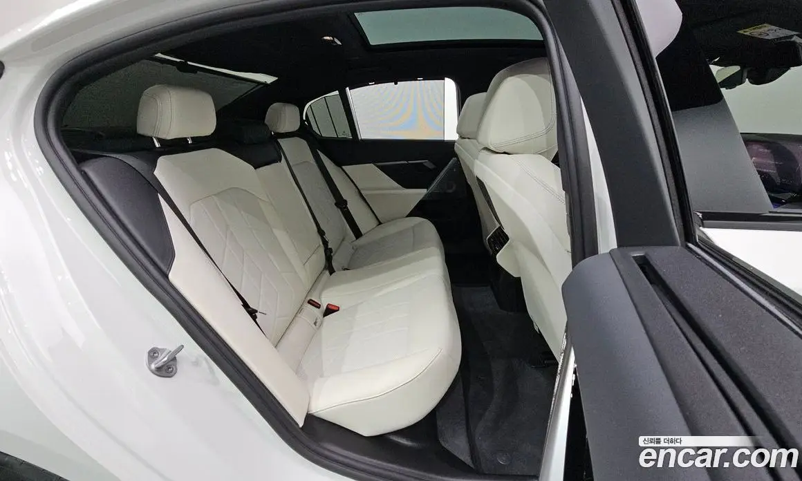 BMW i5 2025 0.2 автомат (гидро), фото 11 BMW i5 2025 0.2 автомат (гидро), фото 11