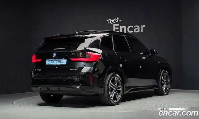 BMW iX1 2023 0.2 автомат (гидро), миниатюра 2