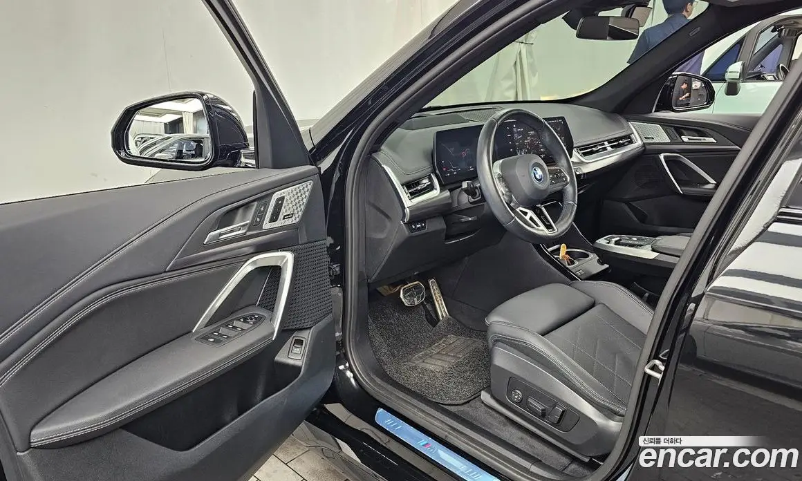 BMW iX1 2023 0.2 автомат (гидро), фото 13