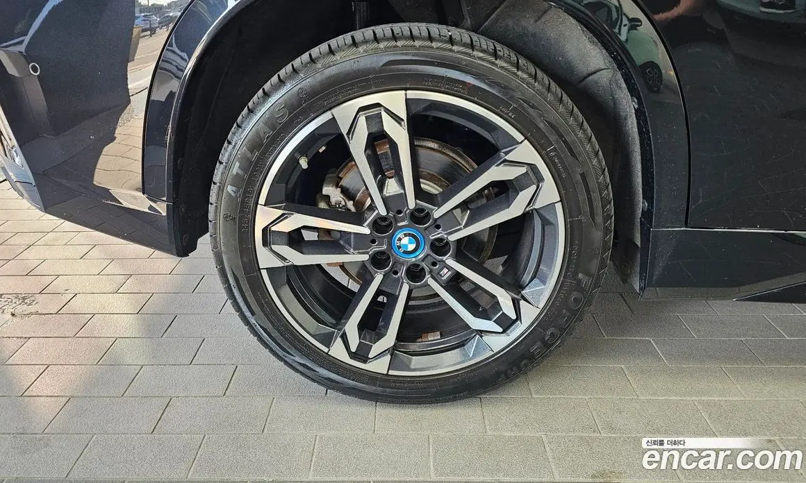 BMW iX1 2023 0.2 автомат (гидро), фото 5