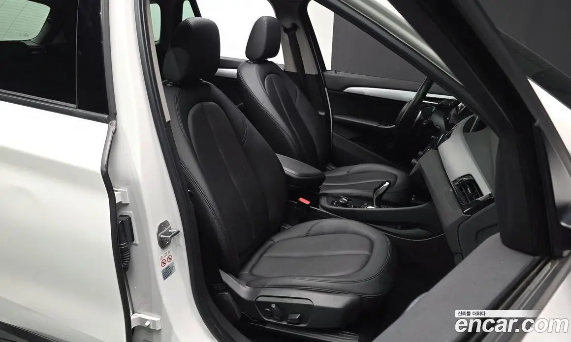 BMW X1 2018 2.0 автомат (гидро), фото 15