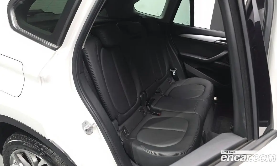 BMW X1 2018 2.0 автомат (гидро), фото 17