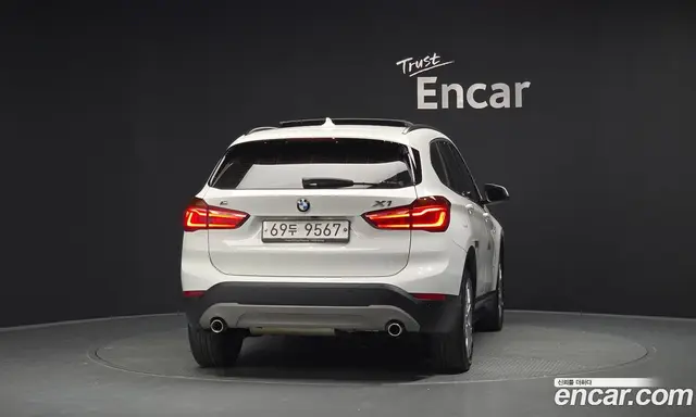 BMW X1 2018 2.0 автомат (гидро), миниатюра 3