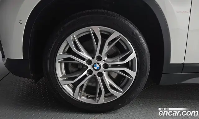 BMW X1 2018 2.0 автомат (гидро), миниатюра 4