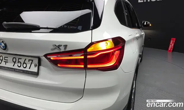 BMW X1 2018 2.0 автомат (гидро), миниатюра 8