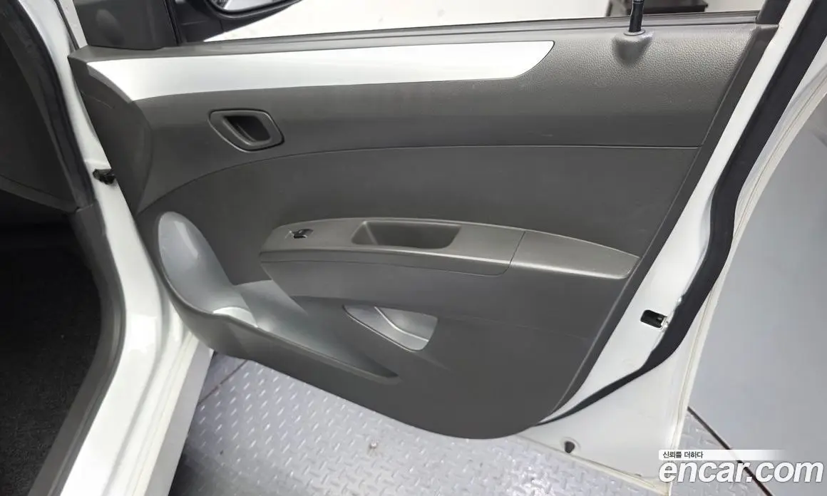 Chevrolet Spark 2013 1.0 автомат (гидро), фото 14