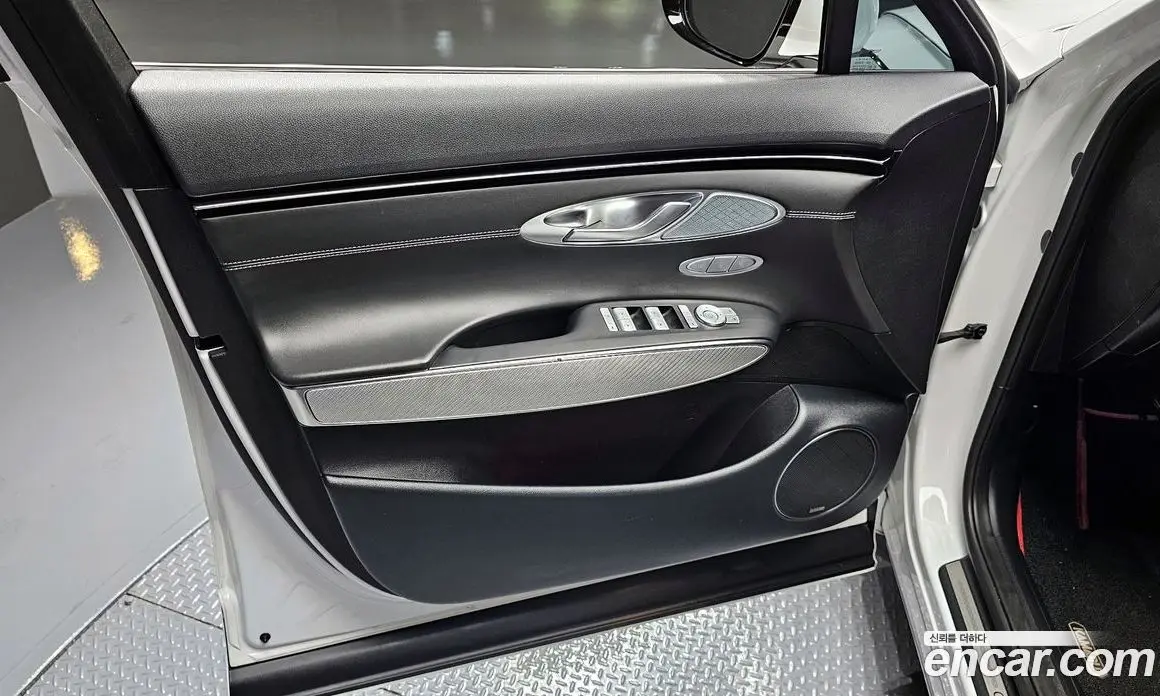 Genesis GV70 2021 2.5 автомат (гидро), фото 14 Genesis GV70 2021 2.5 автомат (гидро), фото 14