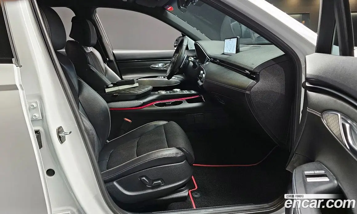 Genesis GV70 2021 2.5 автомат (гидро), фото 16 Genesis GV70 2021 2.5 автомат (гидро), фото 16