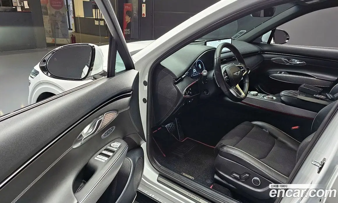 Genesis GV70 2021 2.5 автомат (гидро), фото 18 Genesis GV70 2021 2.5 автомат (гидро), фото 18