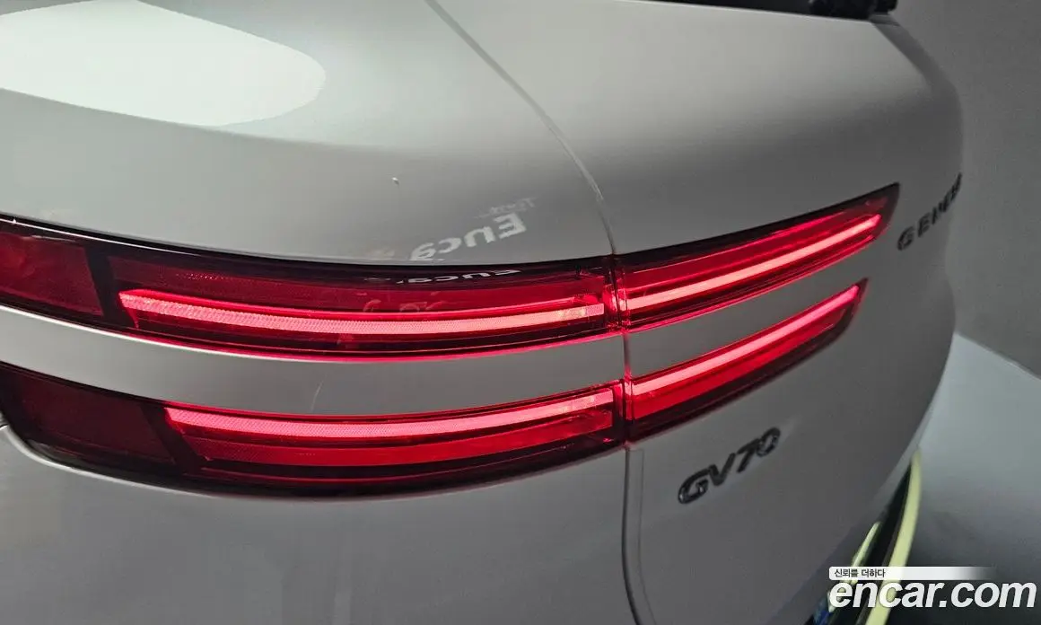 Genesis GV70 2021 2.5 автомат (гидро), фото 9 Genesis GV70 2021 2.5 автомат (гидро), фото 9