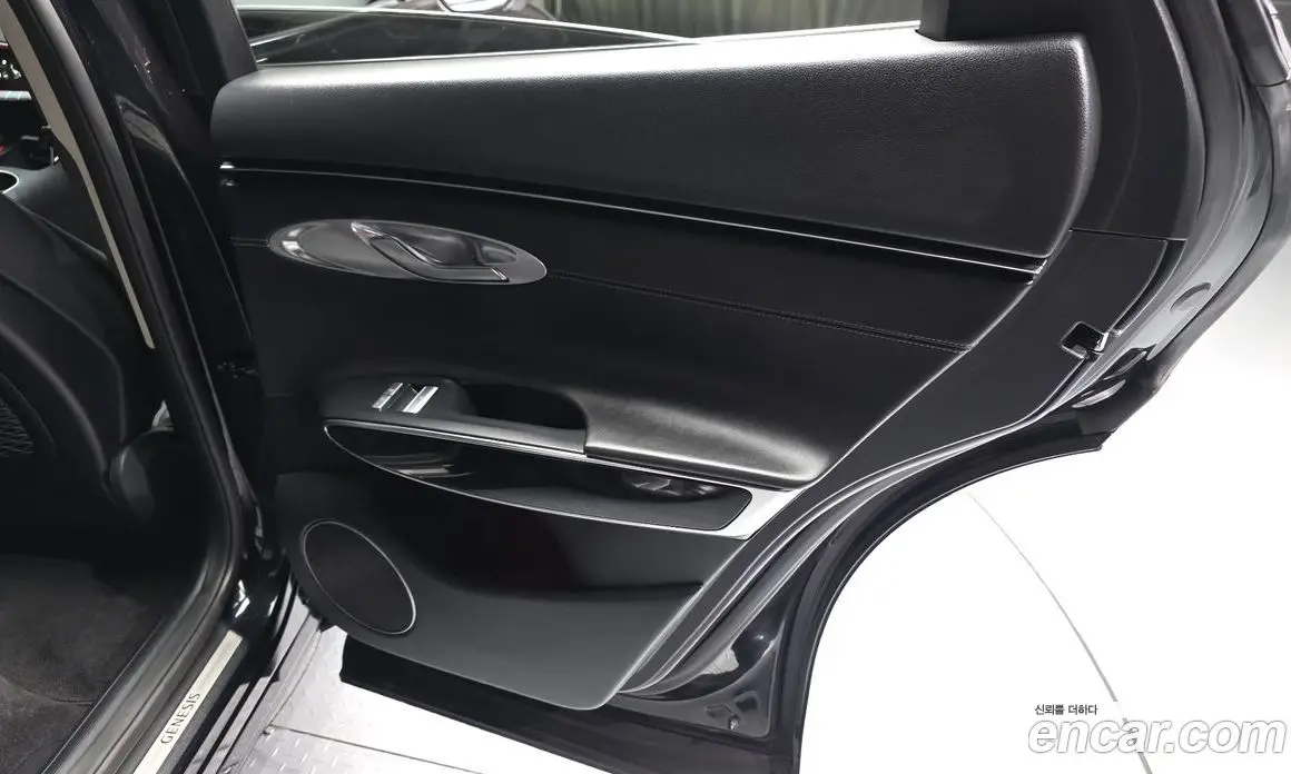 Genesis GV70 2021 2.5 автомат (гидро), фото 15 Genesis GV70 2021 2.5 автомат (гидро), фото 15