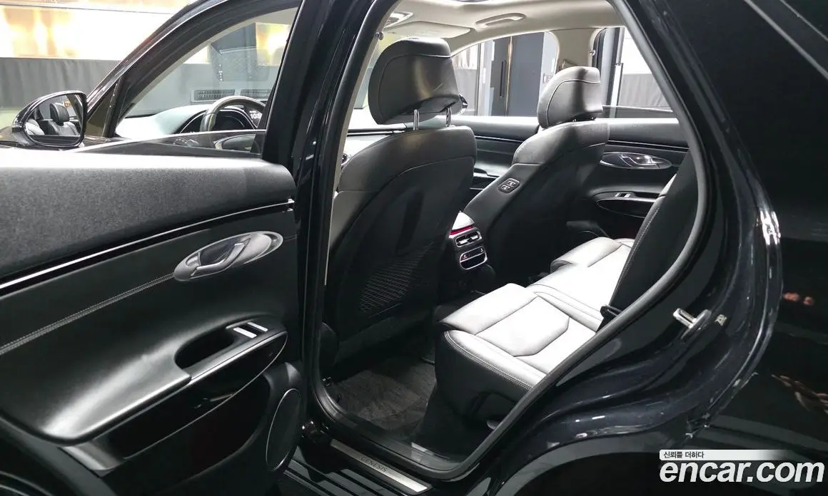 Genesis GV70 2021 2.5 автомат (гидро), фото 16 Genesis GV70 2021 2.5 автомат (гидро), фото 16