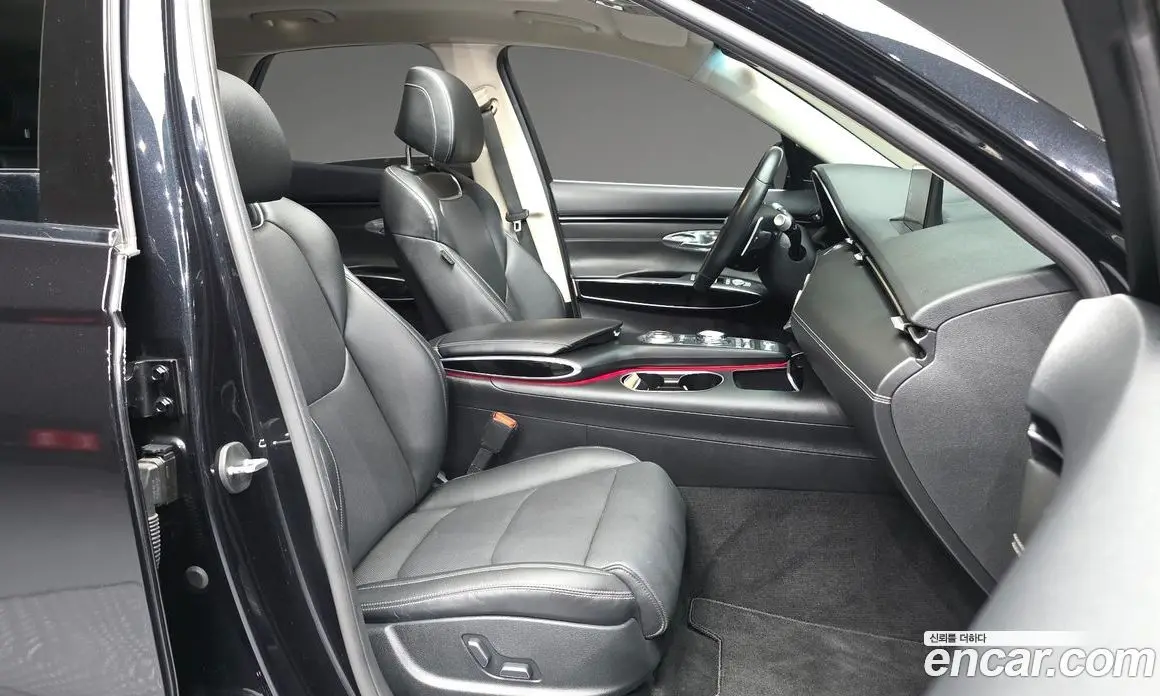 Genesis GV70 2021 2.5 автомат (гидро), фото 17 Genesis GV70 2021 2.5 автомат (гидро), фото 17