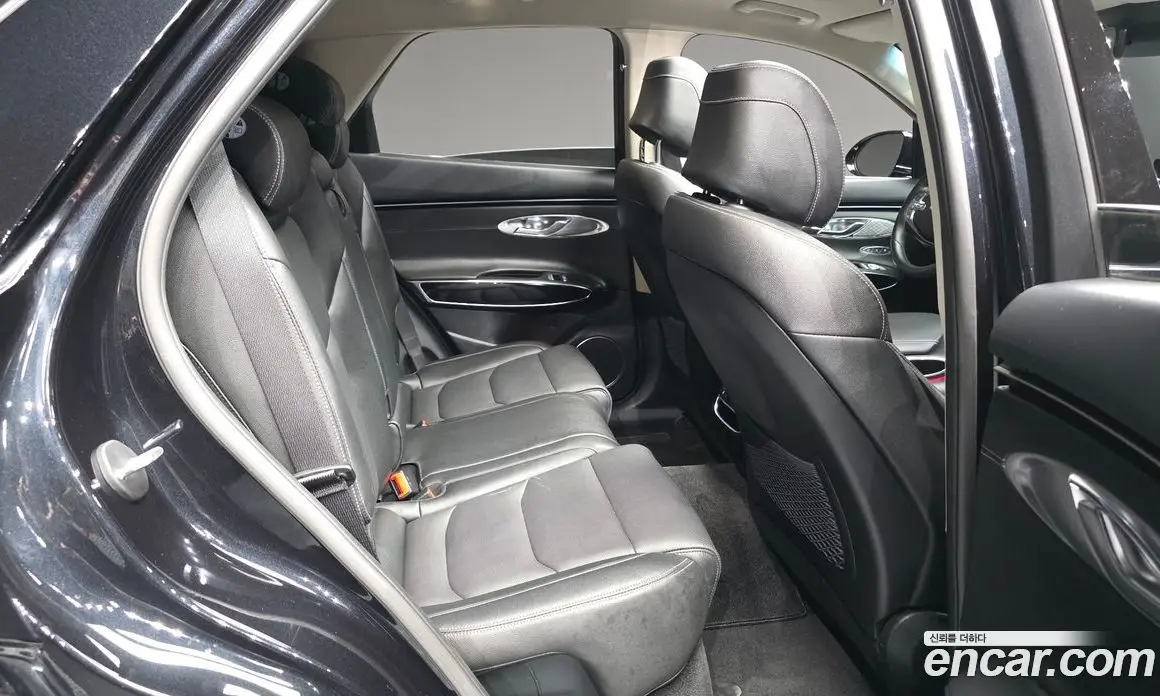 Genesis GV70 2021 2.5 автомат (гидро), фото 18 Genesis GV70 2021 2.5 автомат (гидро), фото 18