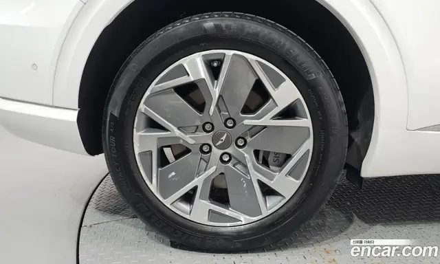 Genesis GV70 2022 0.1 автомат (гидро), миниатюра 4
