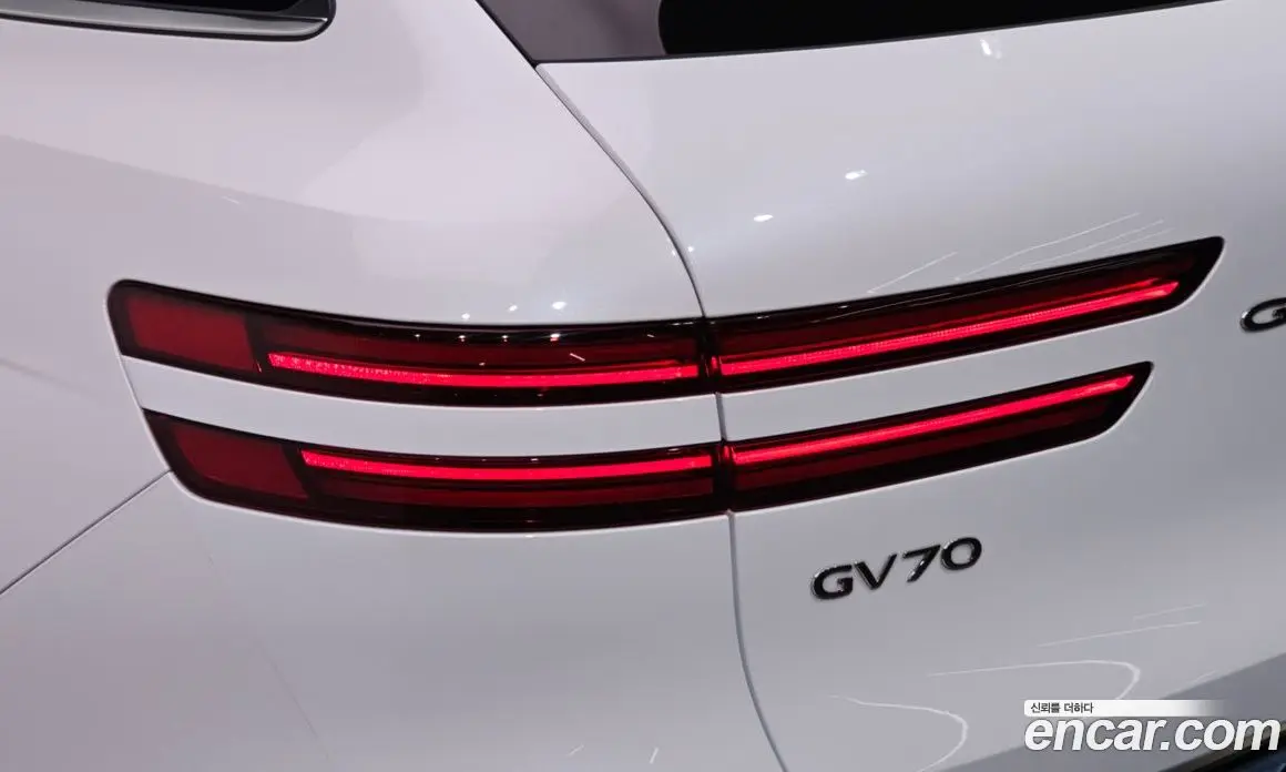 Genesis GV70 2022 0.1 автомат (гидро), фото 8