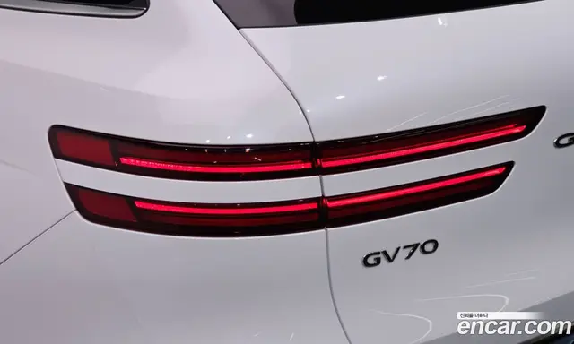 Genesis GV70 2022 0.1 автомат (гидро), миниатюра 8