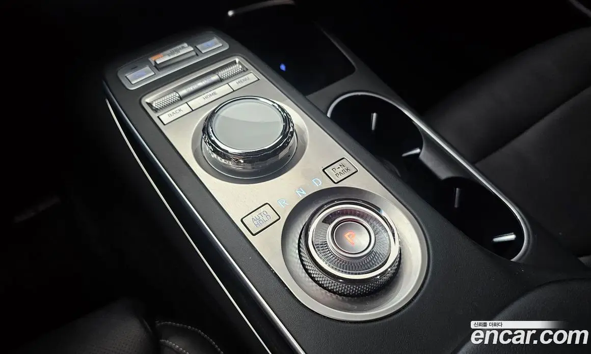 Genesis GV70 2023 2.5 автомат (гидро), фото 12 Genesis GV70 2023 2.5 автомат (гидро), фото 12