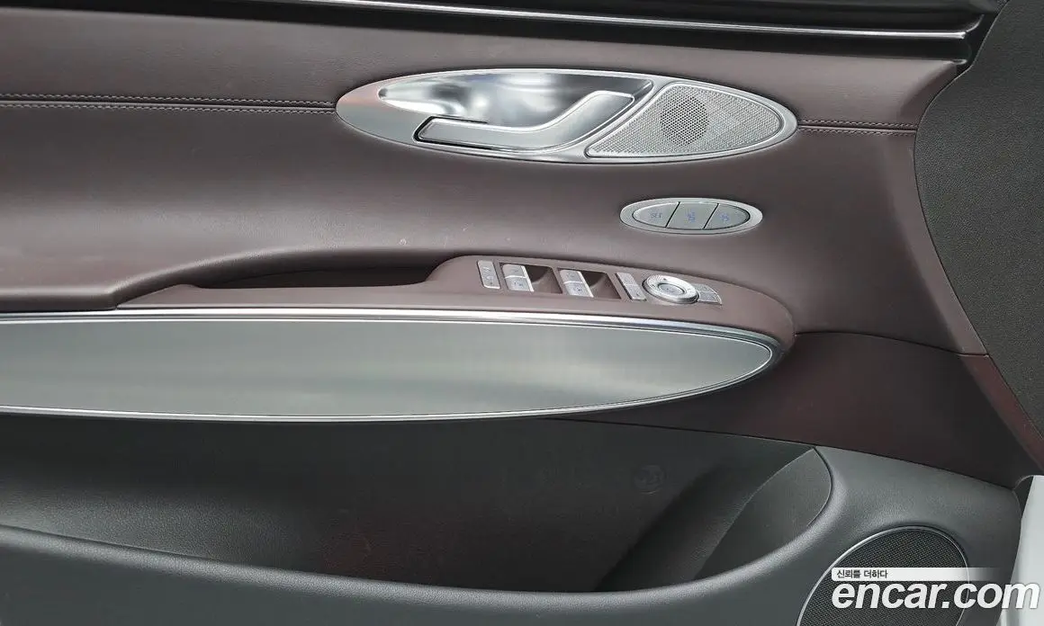 Genesis GV70 2024 2.5 автомат (гидро), фото 14 Genesis GV70 2024 2.5 автомат (гидро), фото 14