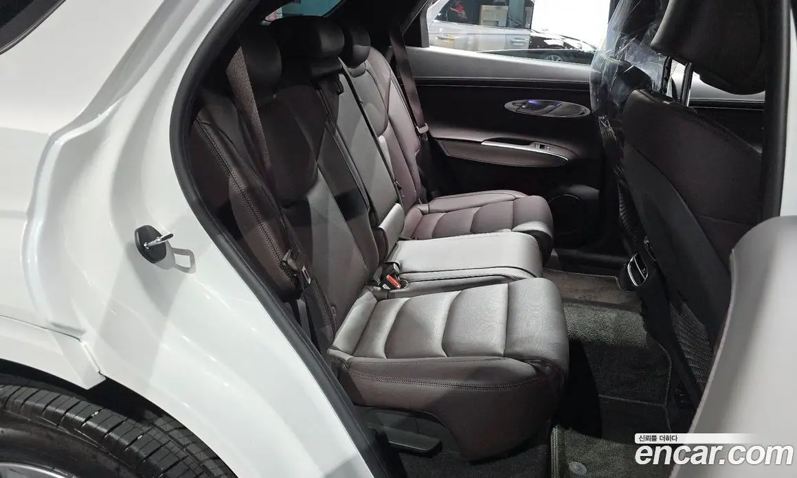 Genesis GV70 2024 2.5 автомат (гидро), фото 17 Genesis GV70 2024 2.5 автомат (гидро), фото 17