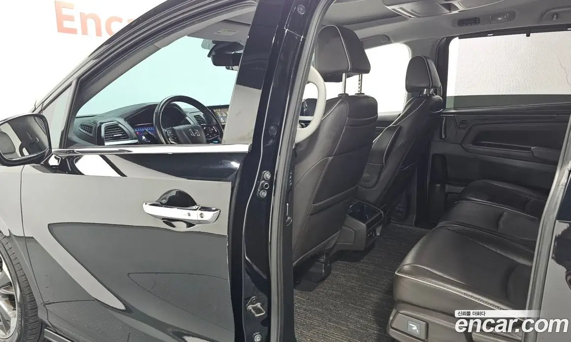 Honda Odyssey 2021 3.5 автомат (гидро), фото 16