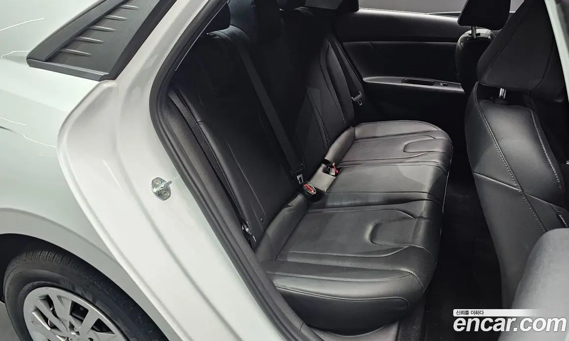 Hyundai Avante 2021 1.6 автомат (гидро), фото 16