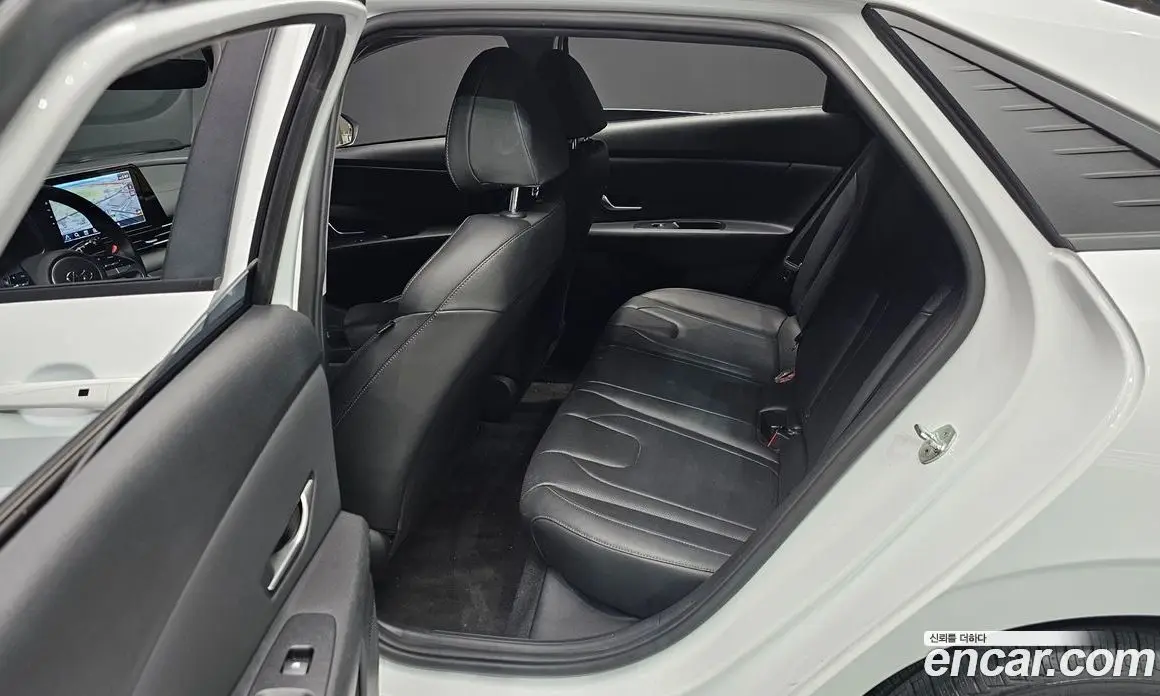 Hyundai Avante 2021 1.6 автомат (гидро), фото 18