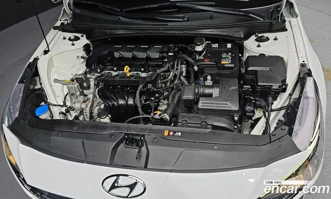Hyundai Avante 2021 1.6 автомат (гидро), фото 6