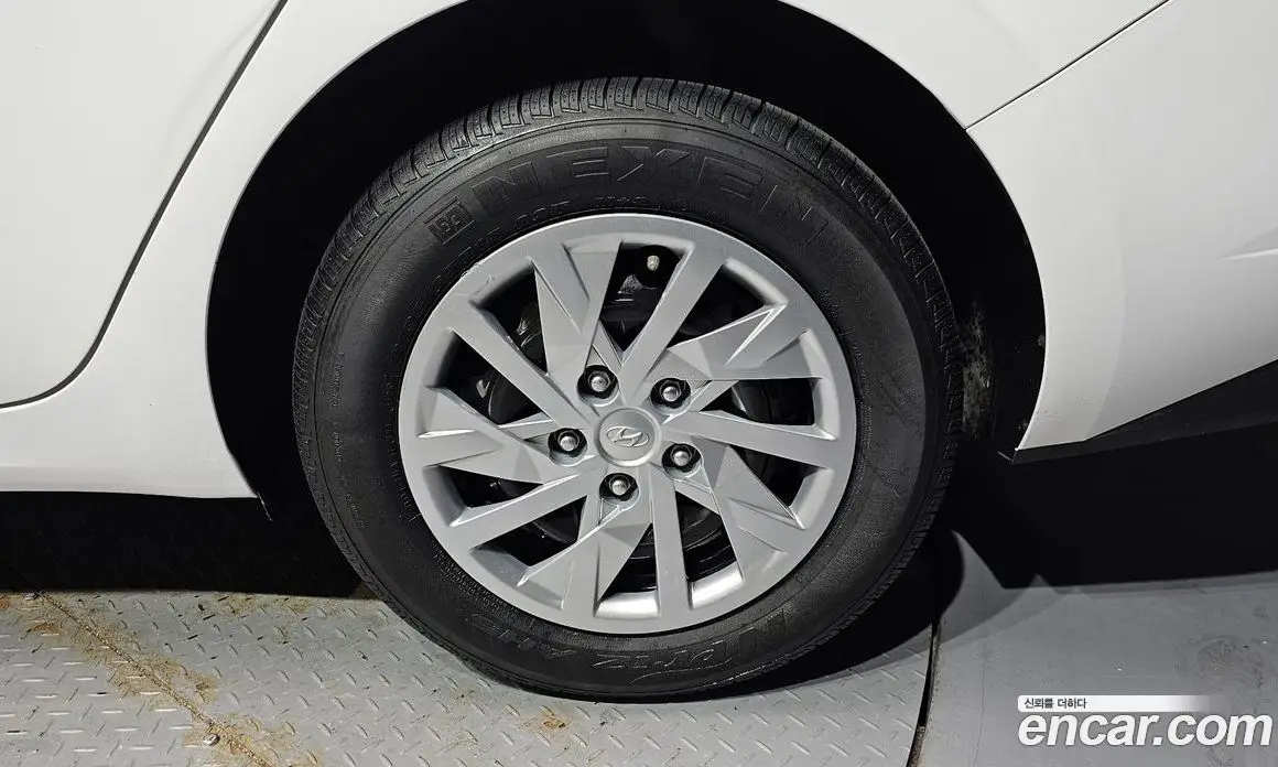 Hyundai Avante 2021 1.6 автомат (гидро), фото 7