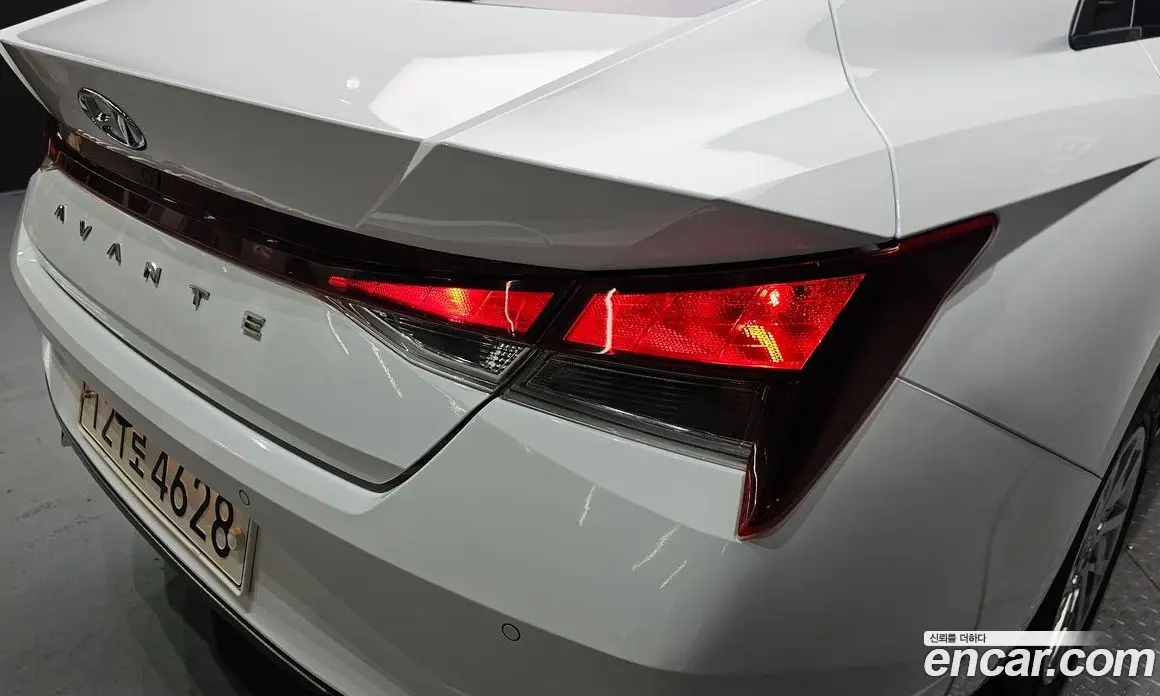 Hyundai Avante 2021 1.6 автомат (гидро), фото 9