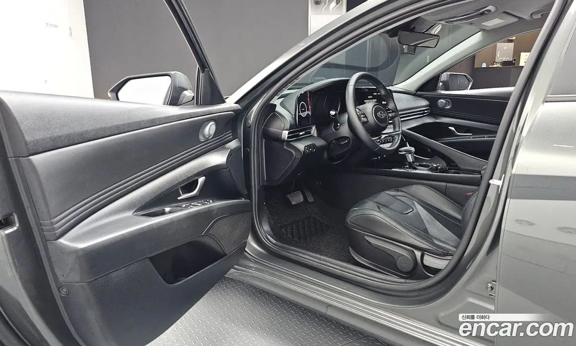 Hyundai Avante 2021 1.6 автомат (гидро), фото 13