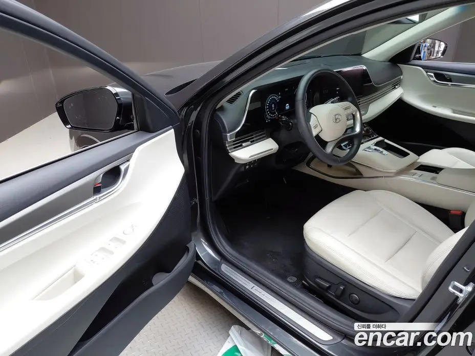 Hyundai Grandeur 2022 2.5 автомат (гидро), фото 13