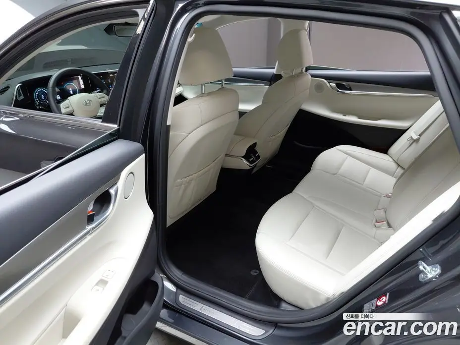 Hyundai Grandeur 2022 2.5 автомат (гидро), фото 17