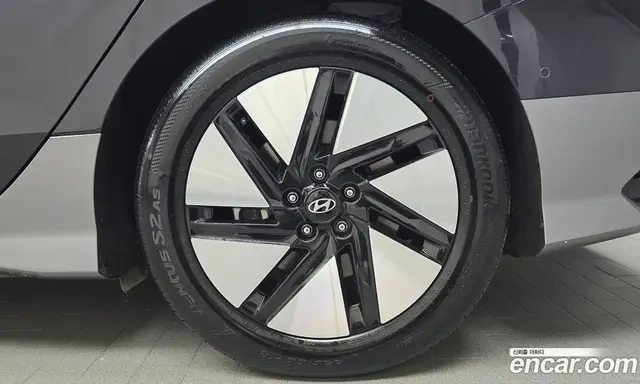 Hyundai Ioniq 6 2023 0.1 автомат (гидро), миниатюра 6