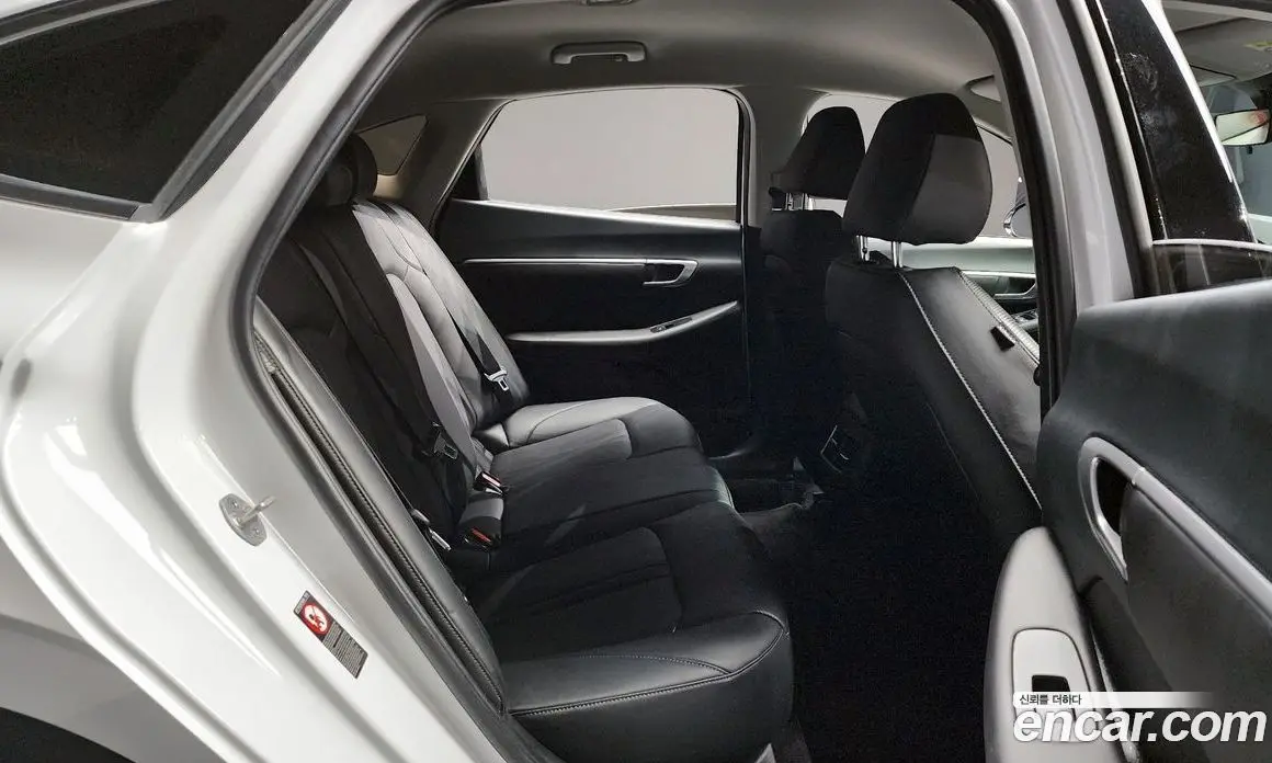 Hyundai Sonata 2022 2.0 автомат (гидро), фото 17