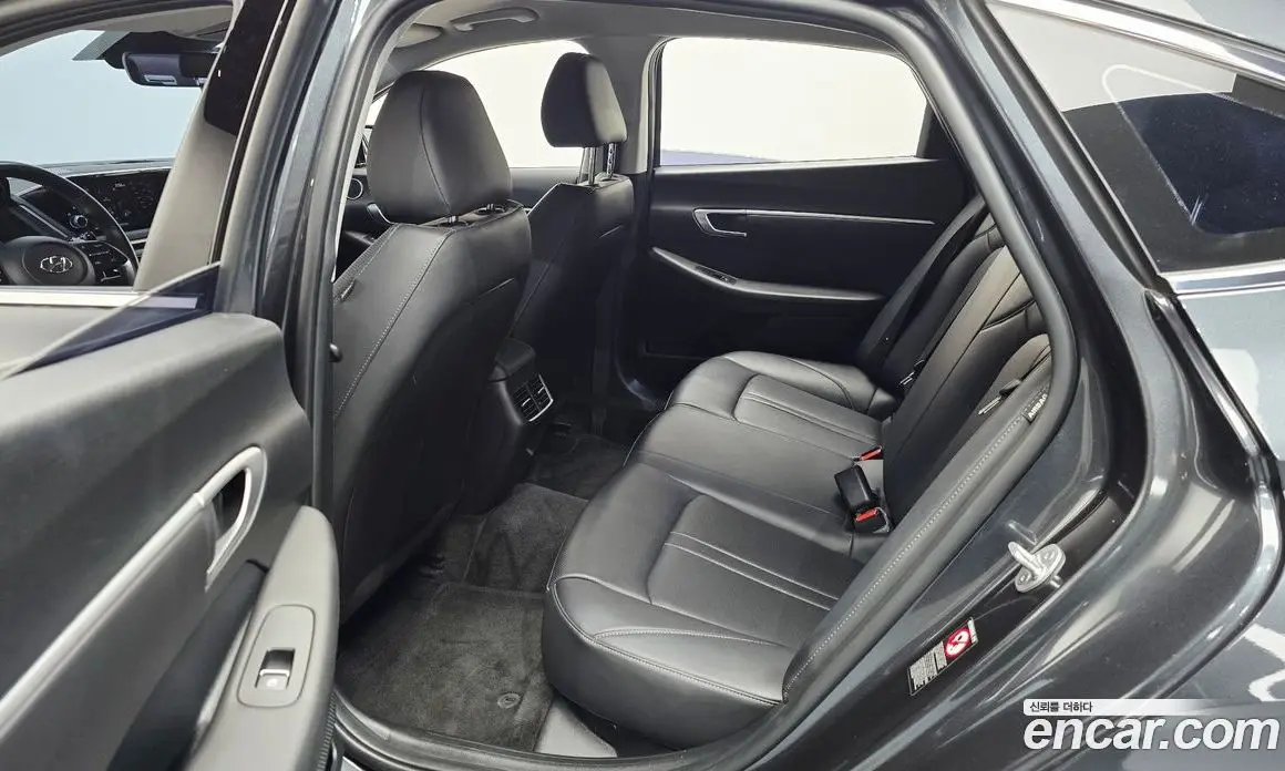 Hyundai Sonata 2023 2.0 автомат (гидро), фото 17