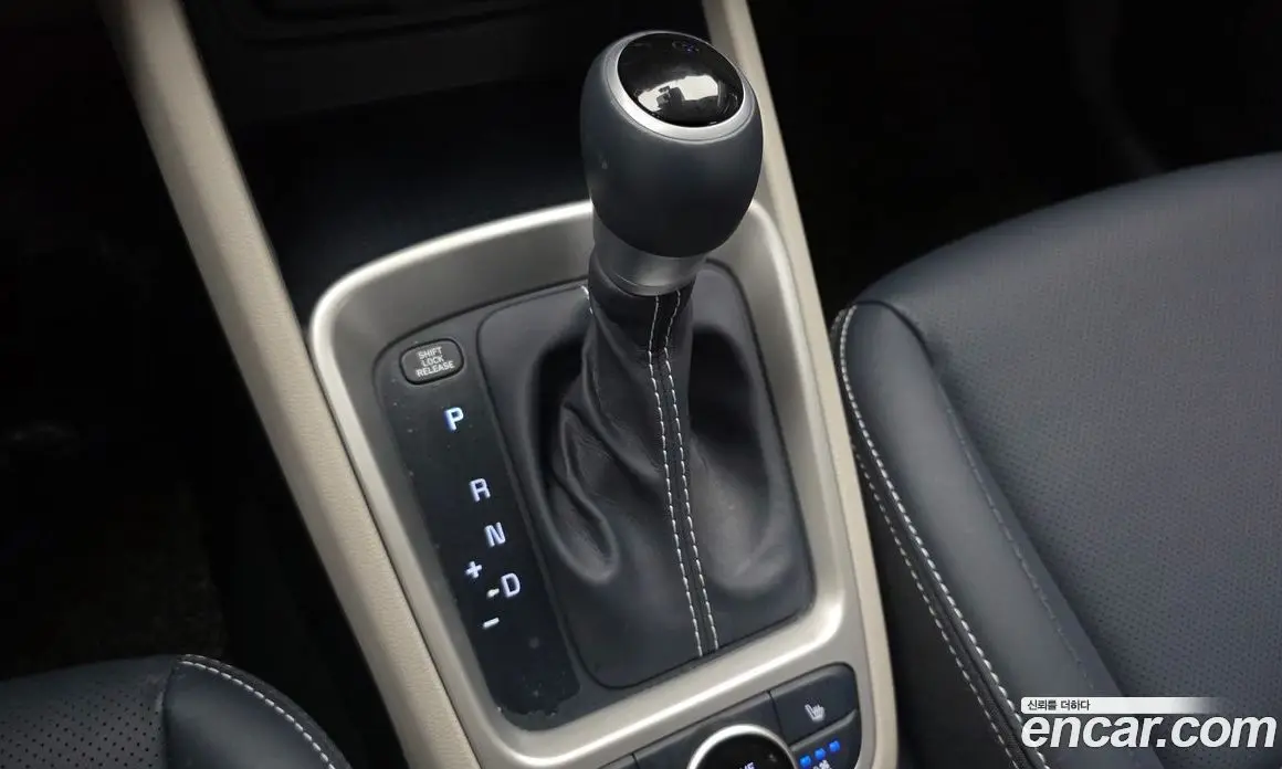 Hyundai Venue 2022 1.6 автомат (гидро), фото 12 Hyundai Venue 2022 1.6 автомат (гидро), фото 12