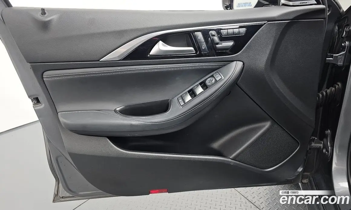 Infiniti Q30 2017 2.0 автомат (гидро), фото 14 Infiniti Q30 2017 2.0 автомат (гидро), фото 14