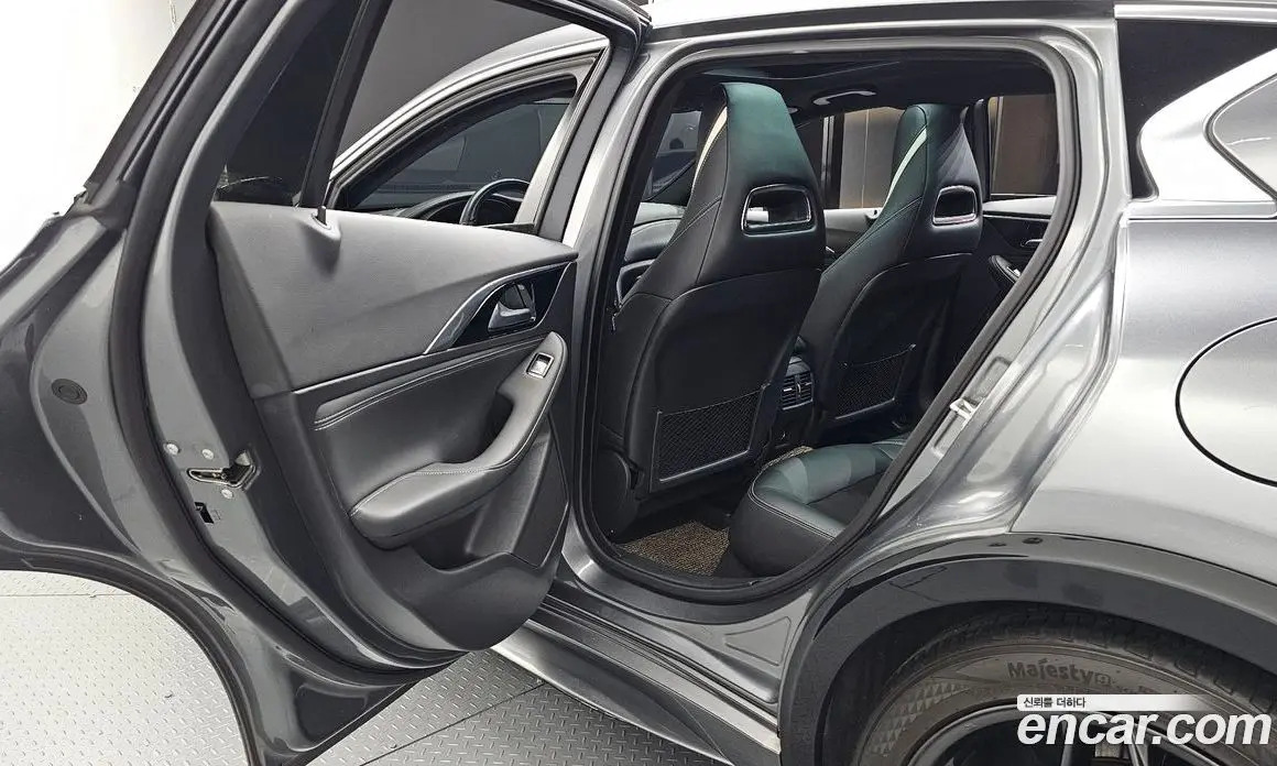 Infiniti Q30 2017 2.0 автомат (гидро), фото 18 Infiniti Q30 2017 2.0 автомат (гидро), фото 18